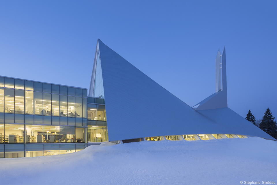 Bibliotheque Monique Corriveau-Library by Dan Hanganu + Cote Leahy Cardas Architects